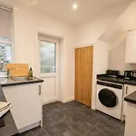 Chapel Yard Lookout - Apartment *