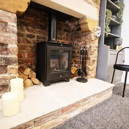 Chapel Yard Lookout -