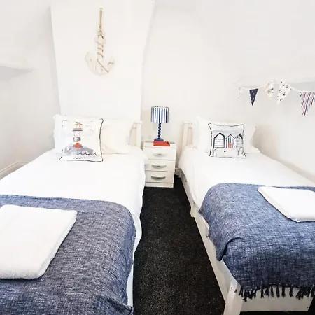 Chapel Yard Lookout -