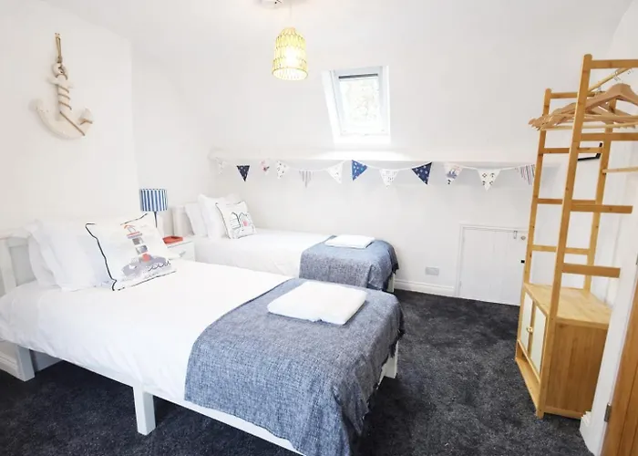 Chapel Yard Lookout -